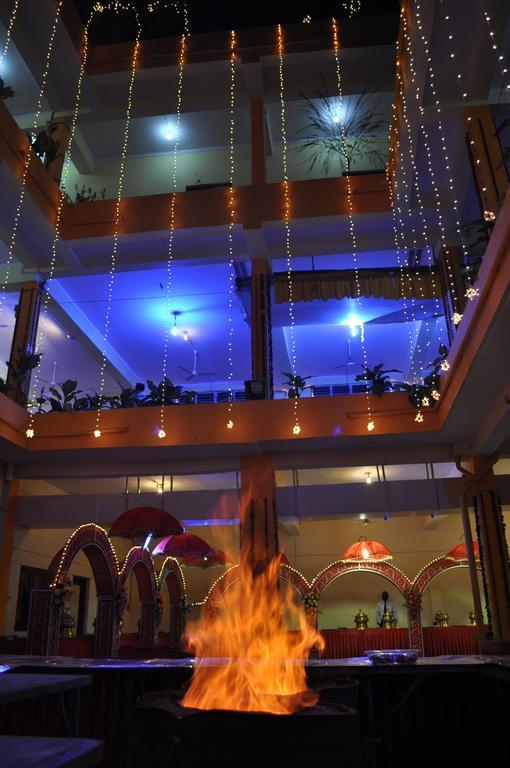Hotel Maruti Mandapam Jabalpur Exterior photo