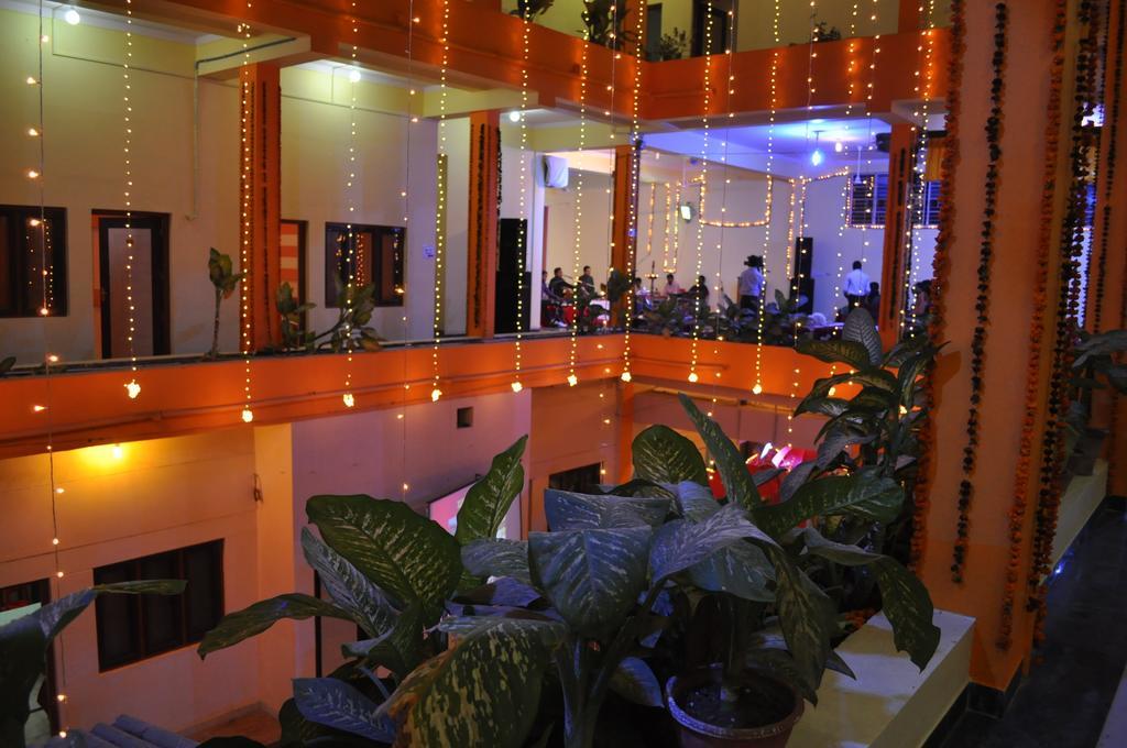 Hotel Maruti Mandapam Jabalpur Exterior photo